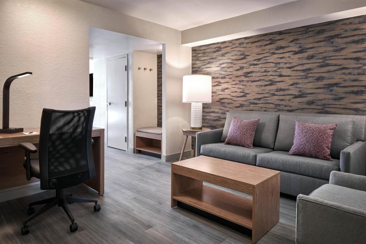 Sheraton Richmond Airport Hotel Sandston Bagian luar foto