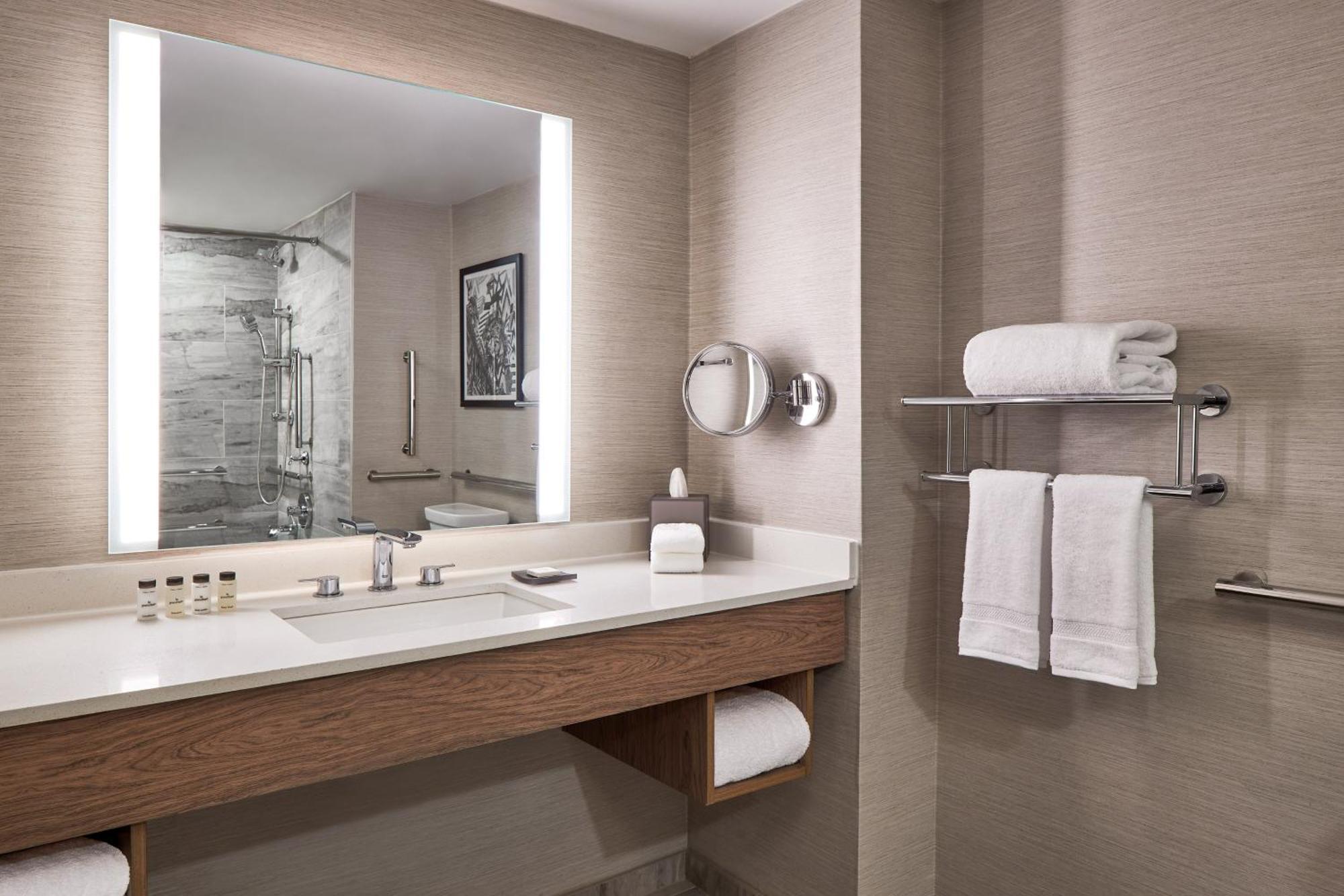 Sheraton Richmond Airport Hotel Sandston Bagian luar foto