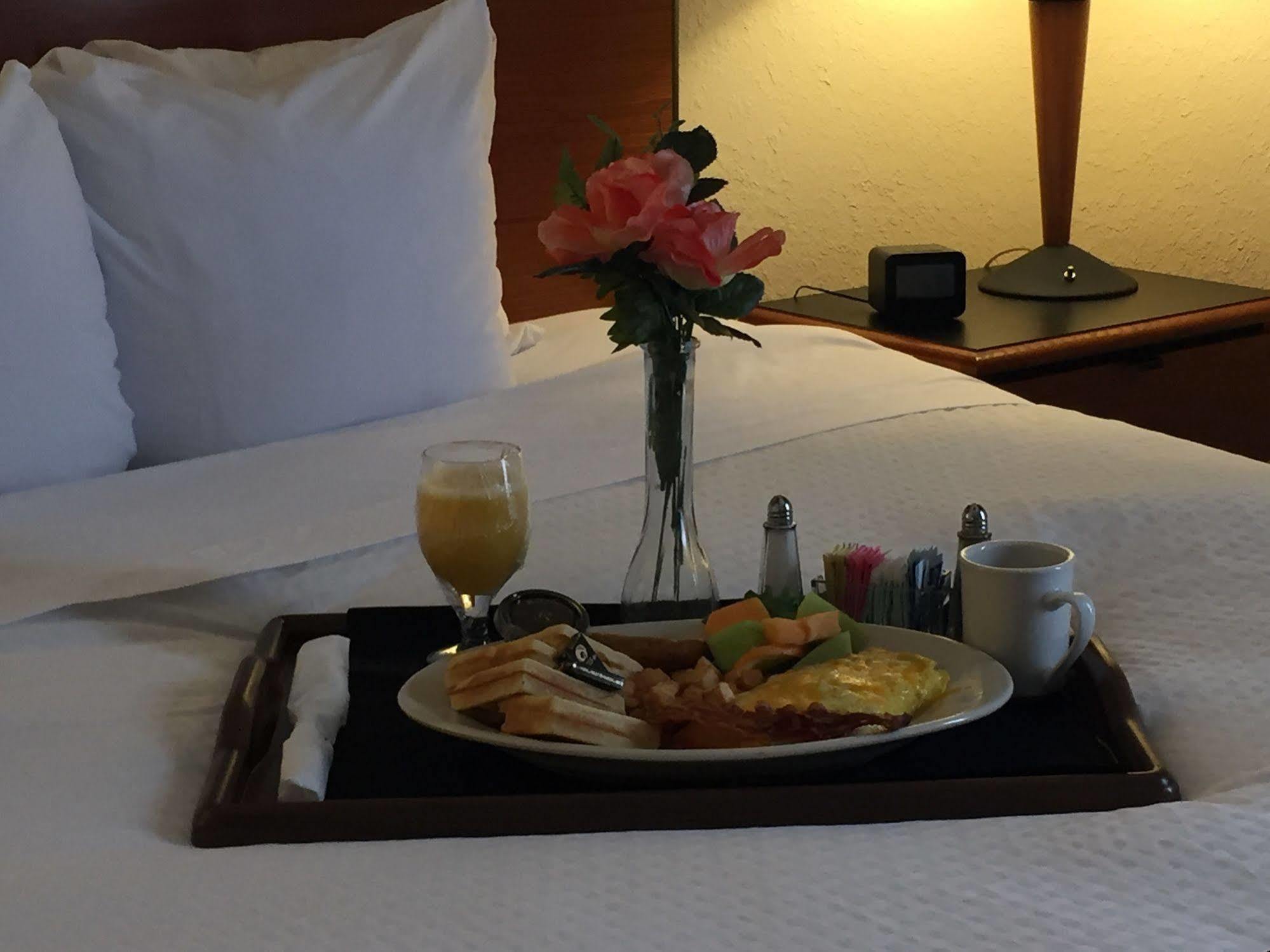 Sheraton Richmond Airport Hotel Sandston Bagian luar foto