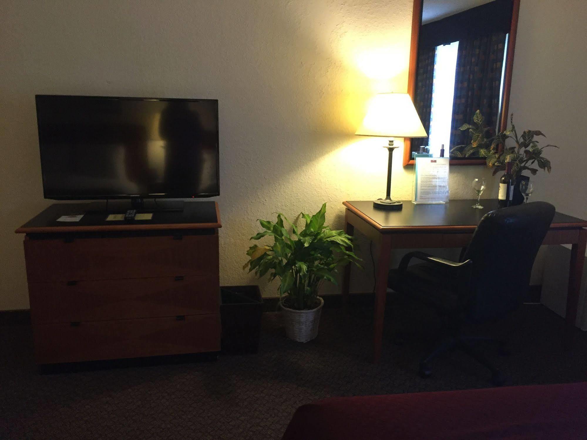 Sheraton Richmond Airport Hotel Sandston Bagian luar foto