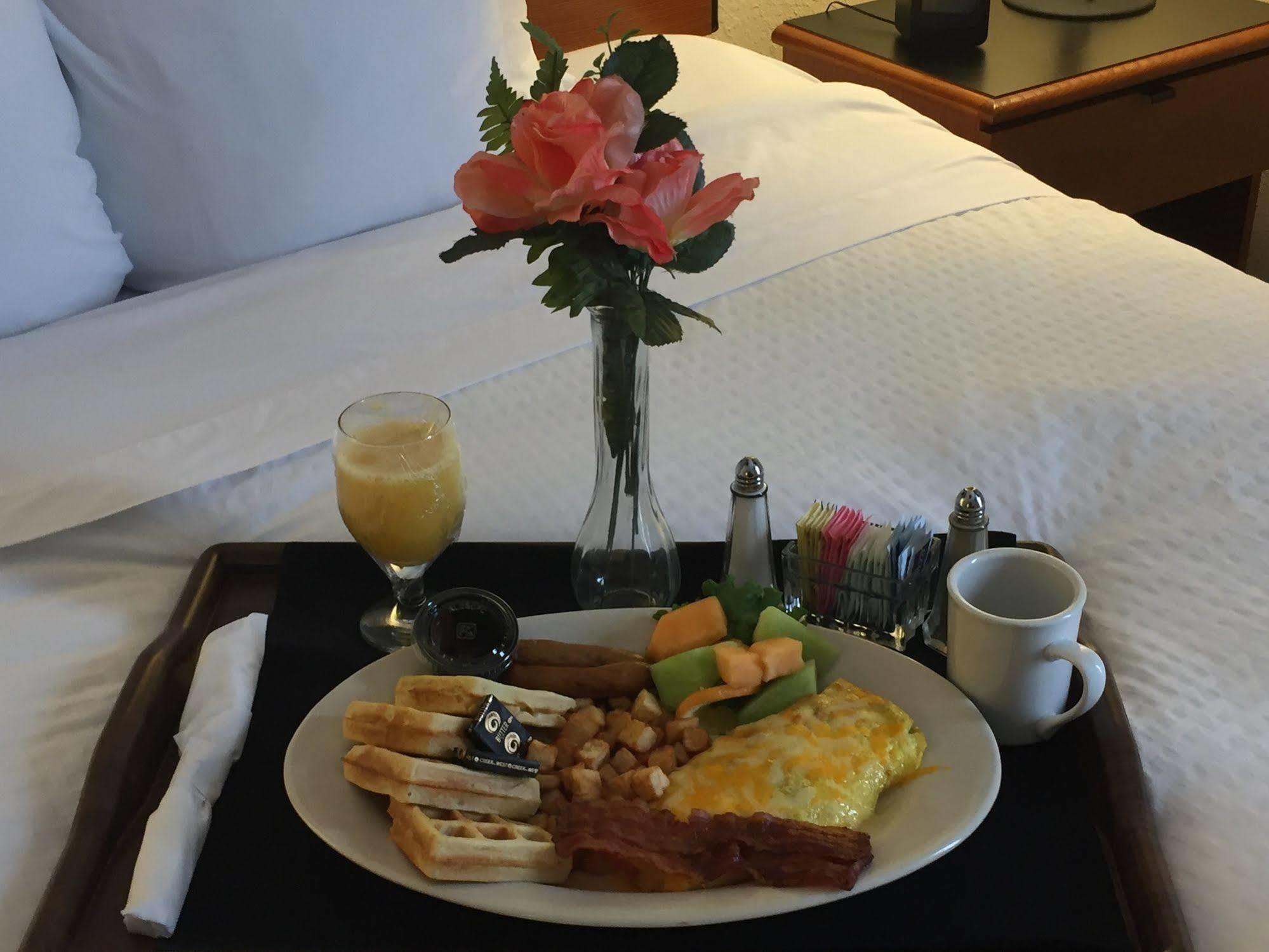 Sheraton Richmond Airport Hotel Sandston Bagian luar foto